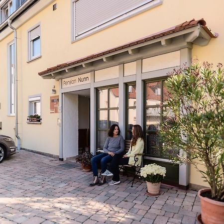 Domizil Nunn Hotel Escherndorf Buitenkant foto