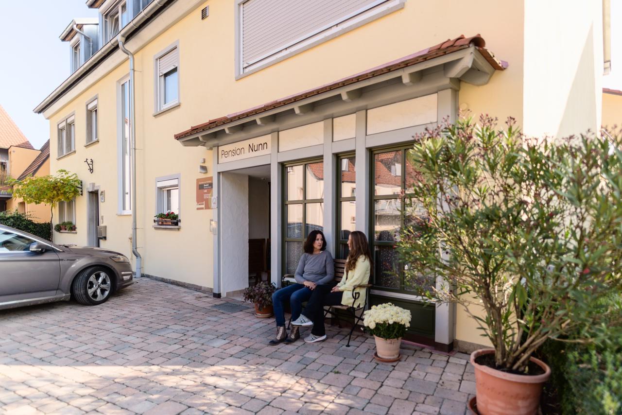 Domizil Nunn Hotel Escherndorf Buitenkant foto