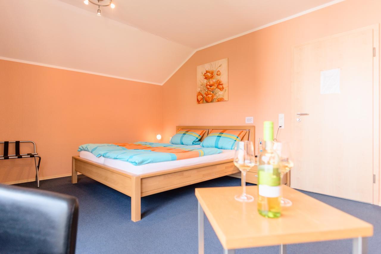 Domizil Nunn Hotel Escherndorf Buitenkant foto