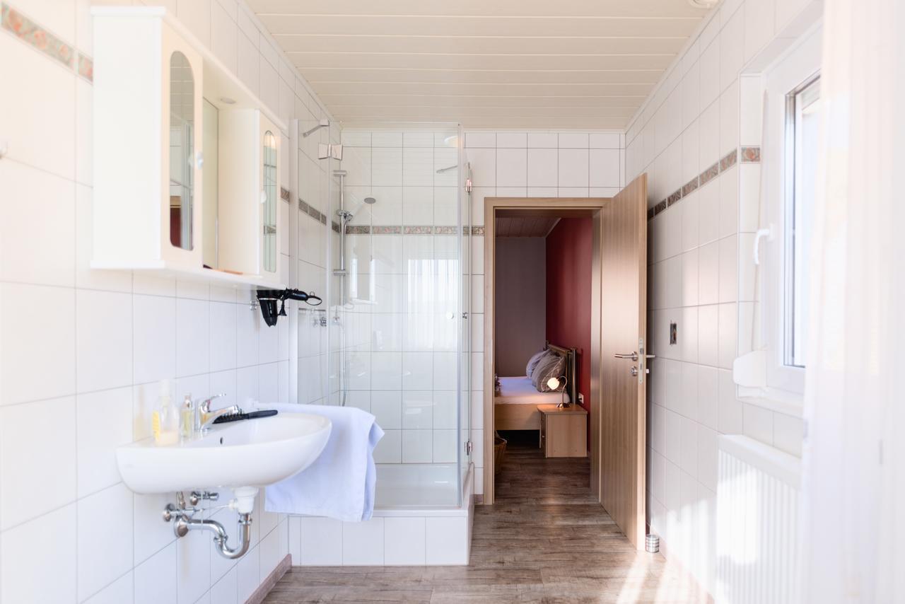 Domizil Nunn Hotel Escherndorf Buitenkant foto